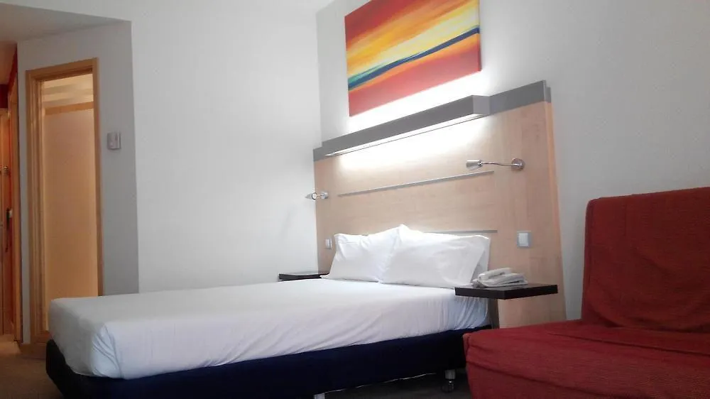 B&B Hotel Girona 3 サルト 3*,