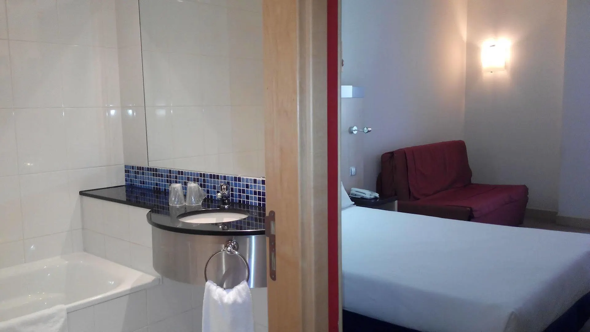 B&B Hotel Girona 3 サルト